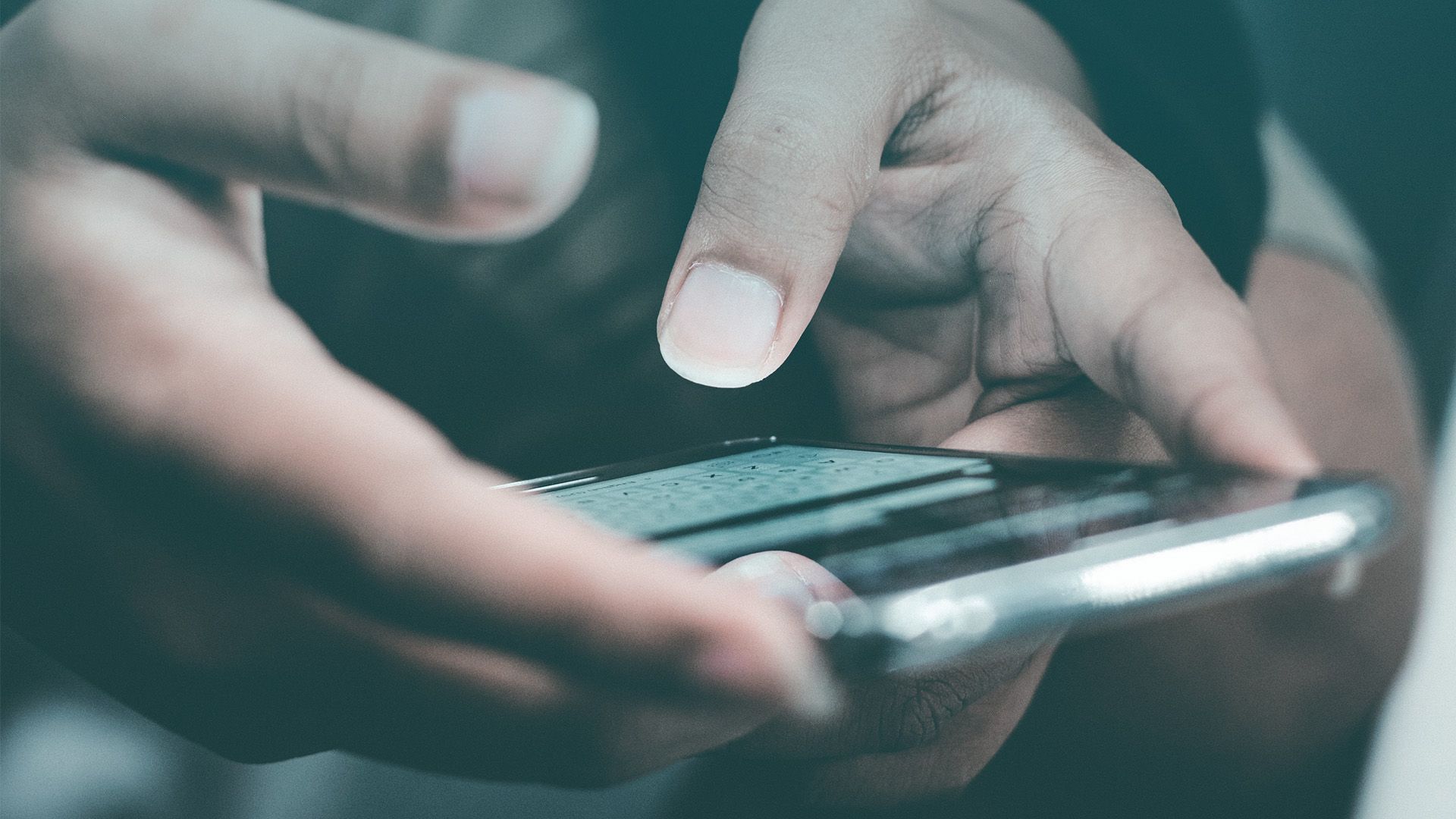 Falošný Telegram a Signal: Čína sleduje ľudí z EÚ