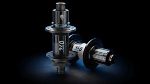 DT Swiss / Heavy-Duty Hybrid Hubs