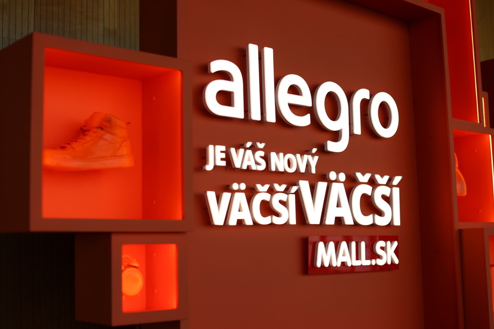 Nákup na internete: bezpečne, s dopravou zadarmo a garanciou najnižšej ceny. Takto to funguje