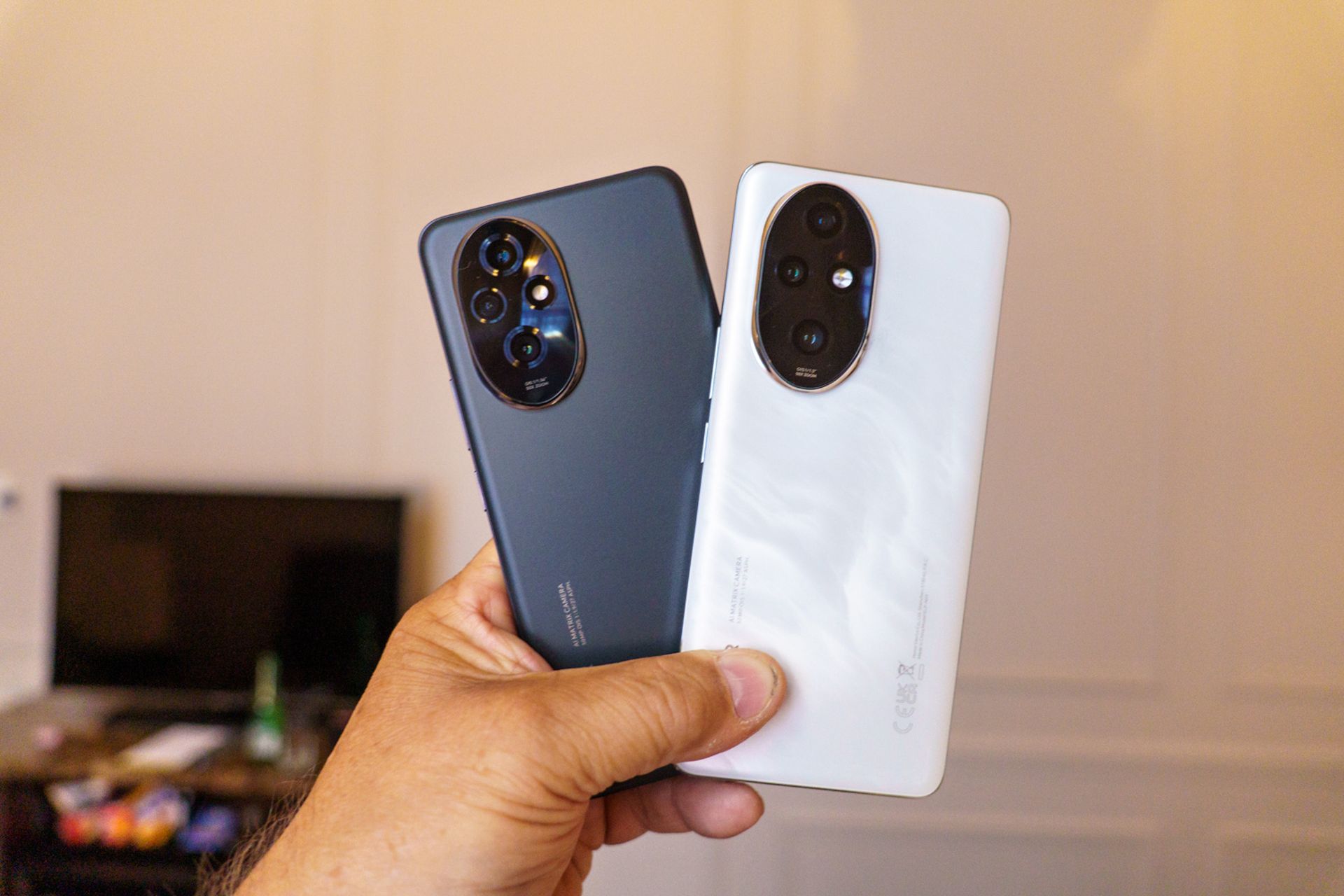 Ktorý telefón si vybrať? HONOR 200 alebo HONOR 200 PRO?
