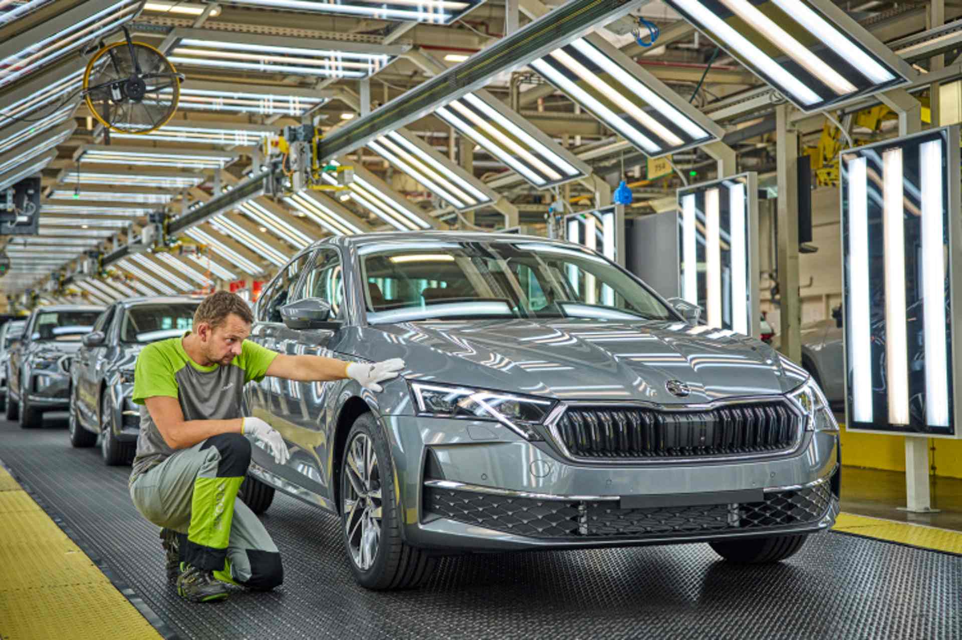 Škoda Auto vyrobila v závode v Kvasinách prvé kusy modernizovaného modelu Octavia