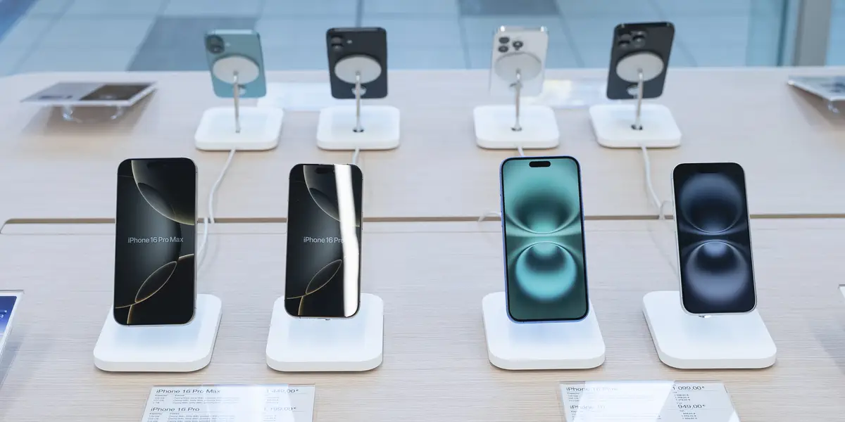 Kúpiť iPhone 16 alebo počkať na iPhone 17? Prvé informácie sľubujú dôležité zlepšenie displeja