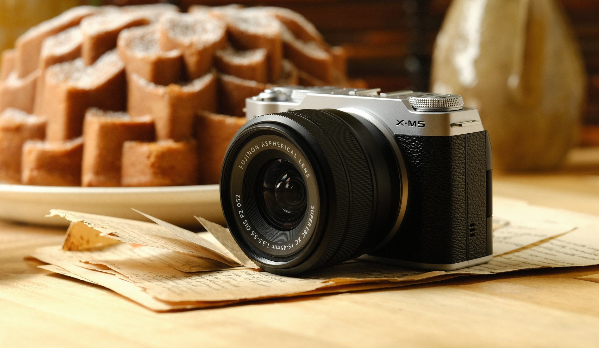 Na svete je ľahká bezzrkadlovka FUJIFILM X-M5