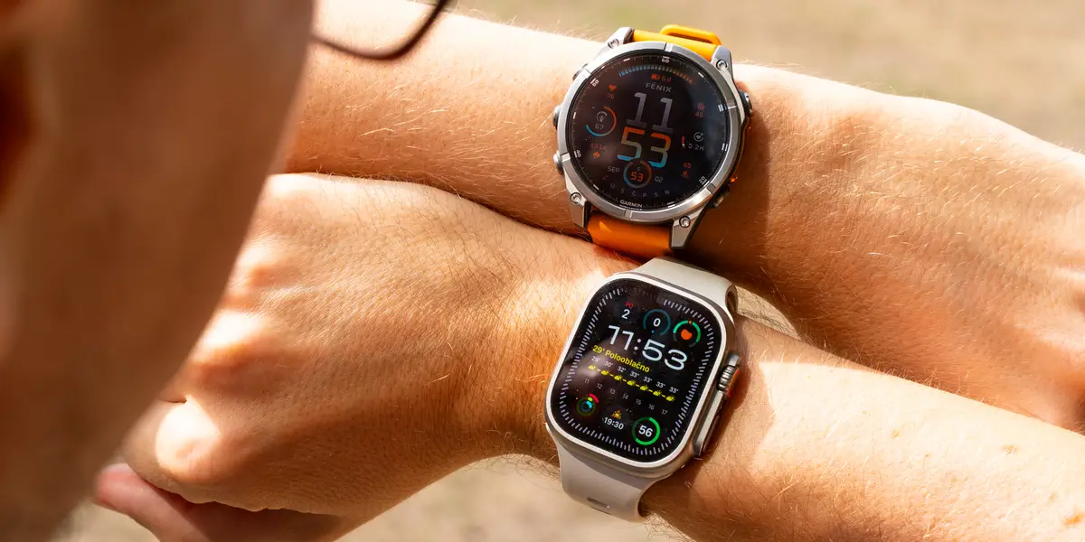 Smart hodinky s MicroLED displejom by mohli byť čoskoro realitou. Spomína sa Garmin Fénix 8 aj nové Apple Watch Ultra