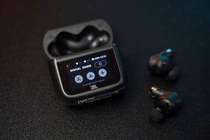 JBL Tour Pro 3
