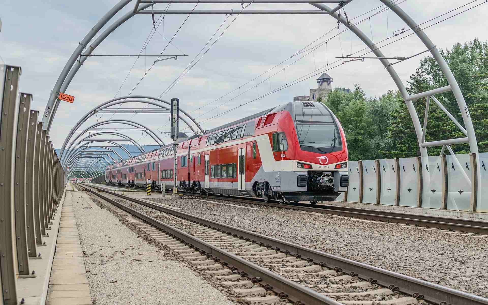 Nový grafikon ZSSK: Bratislava – Košice každú hodinu, Nitra – Bratislava priamo. Internet bude rýchlejší