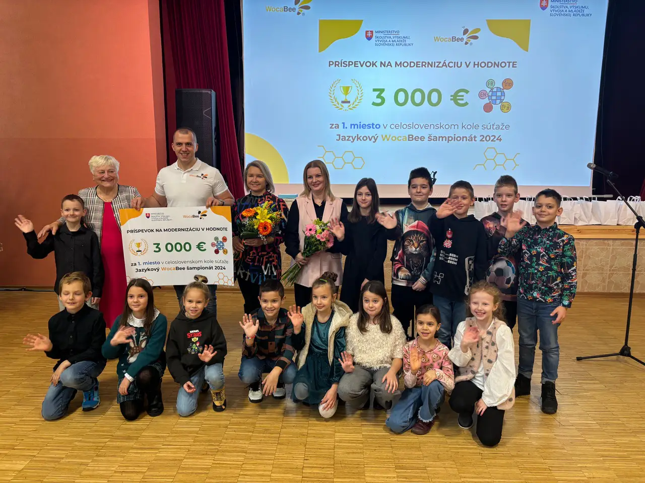 Tretiaci z Vištuku porazili v jazykoch celé Slovensko aj Česko. Pre školu získali 3000 EUR na modernizáciu.