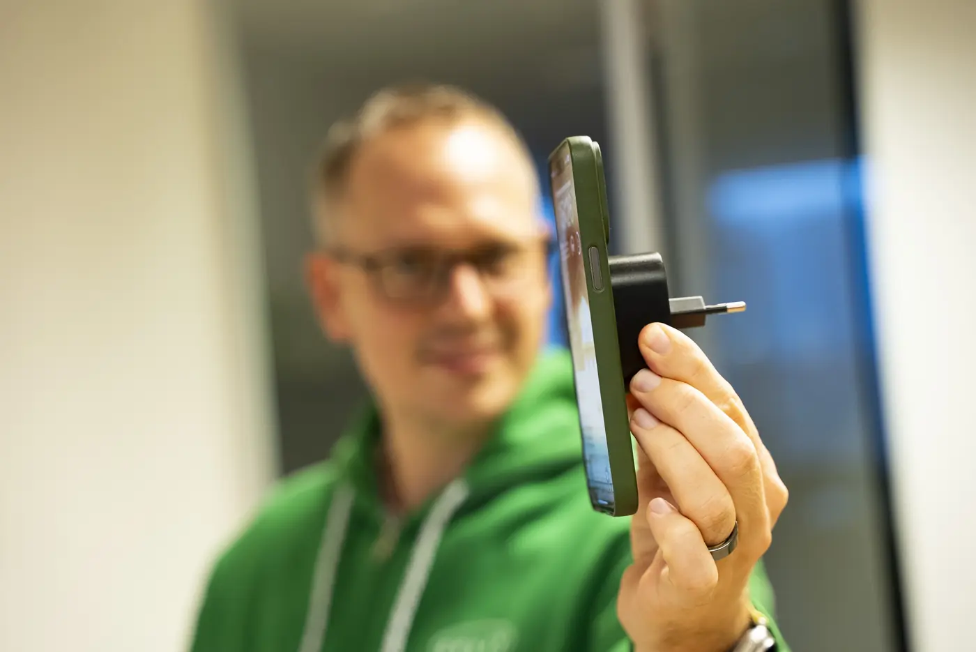 ZENS Wireless Charging Adapter je nabíjačka s MagSafe