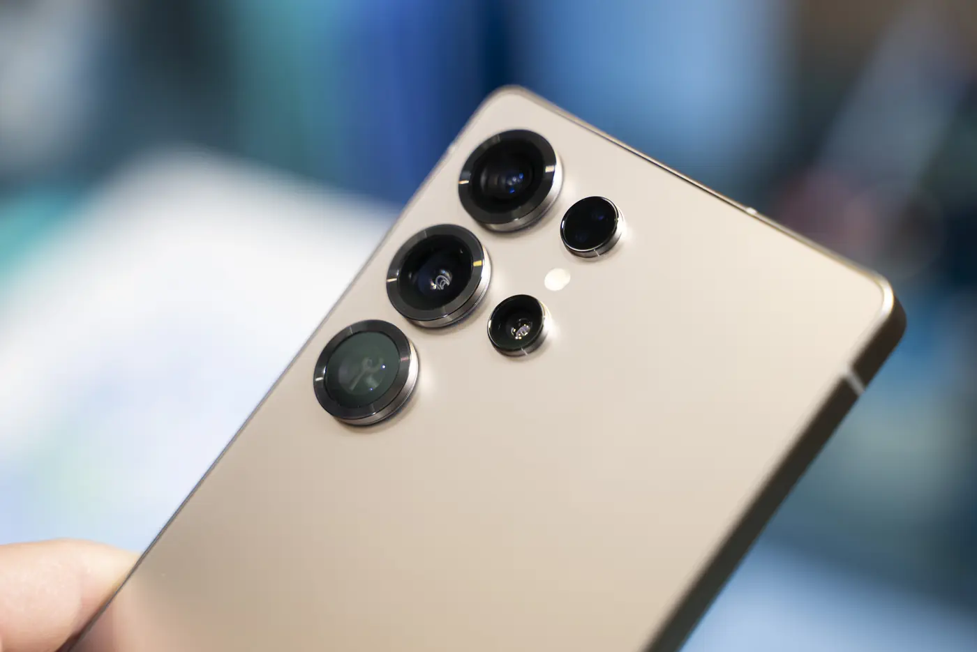 Galaxy S26 Ultra odkrýva dizajn aj extrémnu hrúbku fotoaparátov