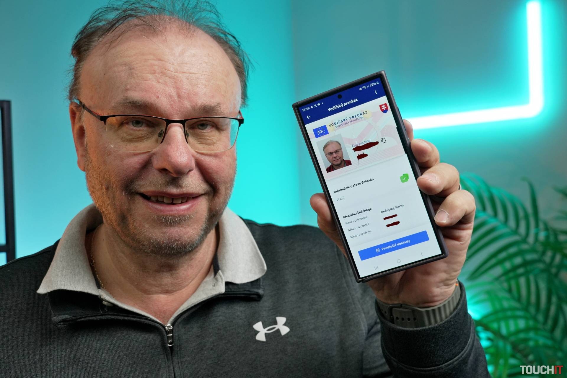 Ako nainštalovať občiansky a vodičský do mobilu? (NÁVOD)