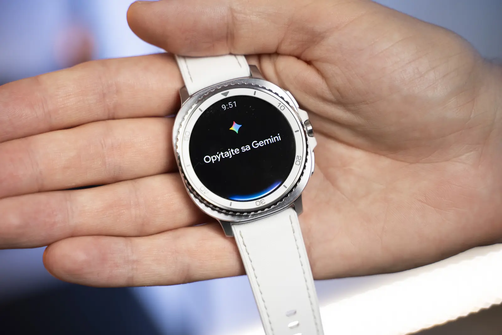 Ako používať Gemini v smart hodinkách po slovensky